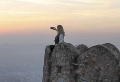 Jaipur Night Tour with Sunset Viewpoint at Nahargarh