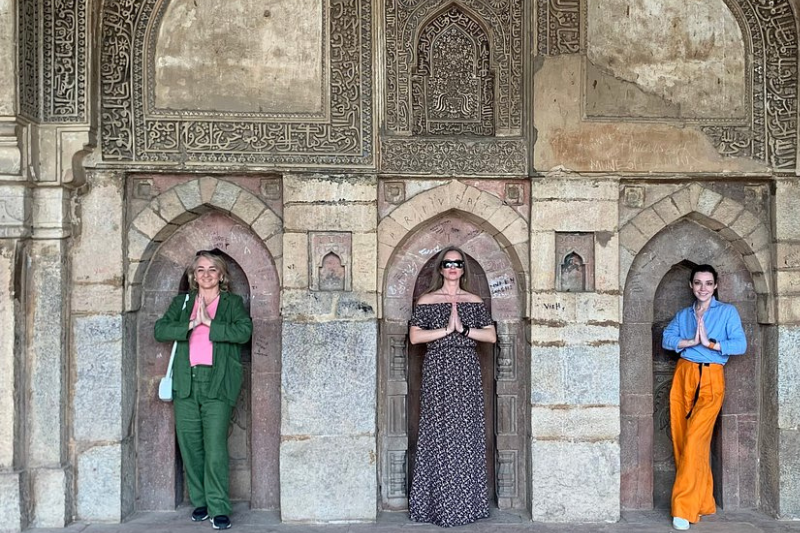 In Discover India: Taj Mahal, Tigers & Diwali Festival! Oct 11 – 21, 2025 | 11 Days / 10 Nights