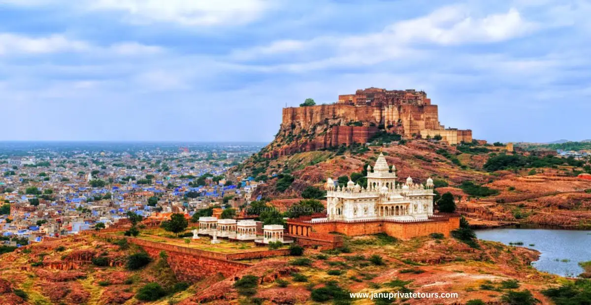 Travel guide on how to reach Jodhpur by air, express train, and private highway cab