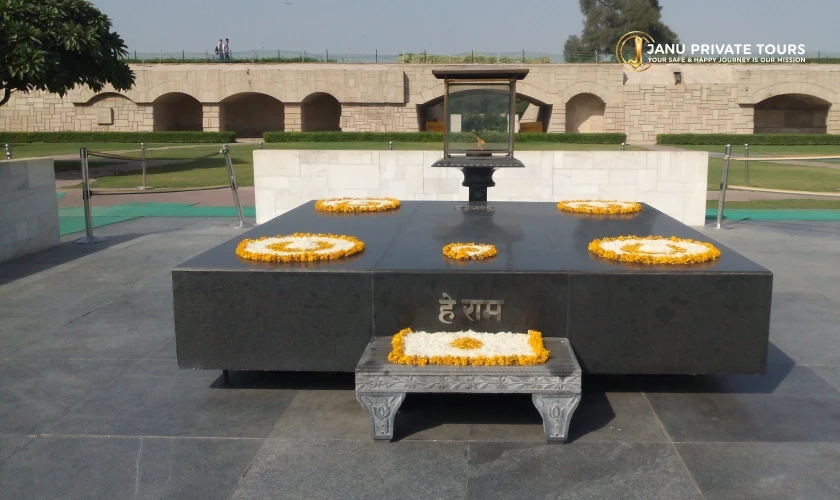 Delhi Sightseeing Tour with Private Car & Guide-5
