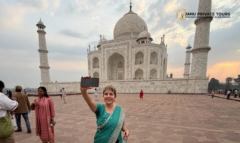 Golden Triangle Tour with Khajuraho & Varanasi