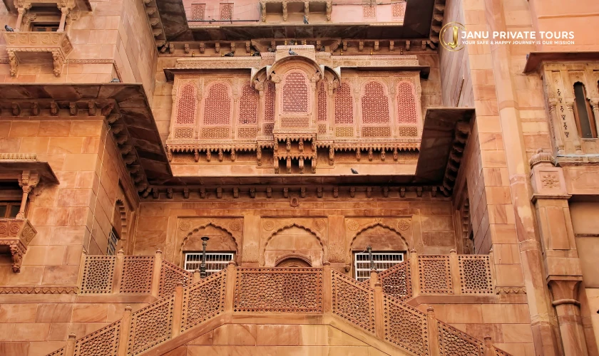 Luxury Golden Triangle Tour with Rajasthan (7)