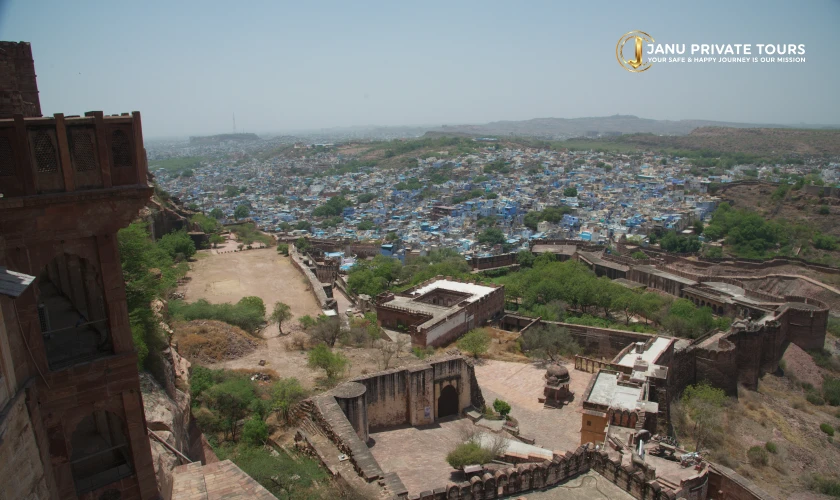 Luxury Golden Triangle Tour with Rajasthan (9)