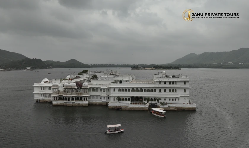 Luxury India Palace & Wildlife Tour (5)