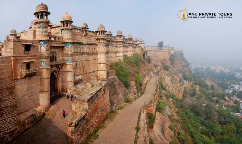 Rajasthan Tour with Khajuraho and Varanasi(11)