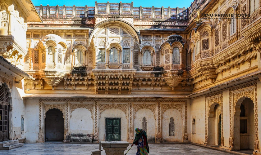 Udaipur Old City Walking Tour2