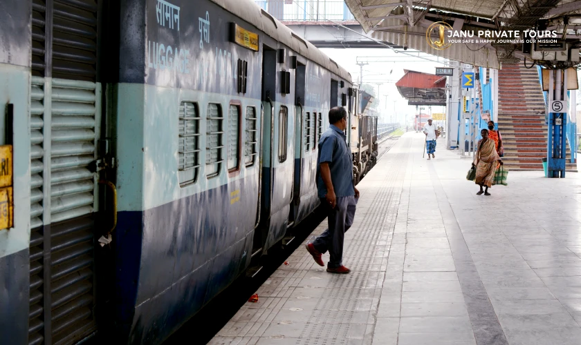 delhi-to-jaipur-day-trip-by-train-1
