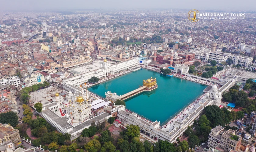 golden-triangle-tour-with-amritsar-and-varanasi-2