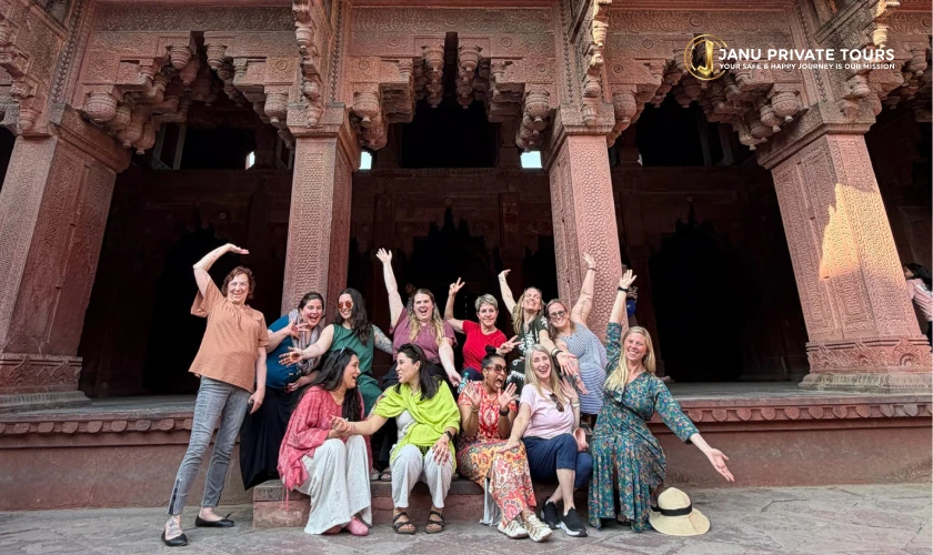 golden-triangle-tour-with-khajuraho-varanasi-4