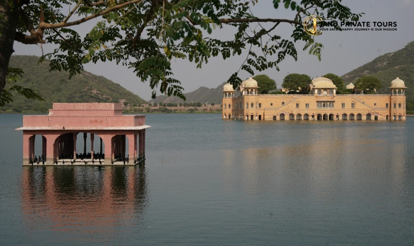 golden-triangle-tour-with-mathura-vrindavan-4