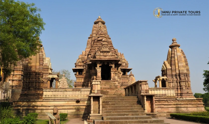 rajasthan-tour-with-khajuraho-and-varanasi-2