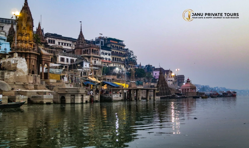 varanasi-ganga-aarti-evening-tour-4